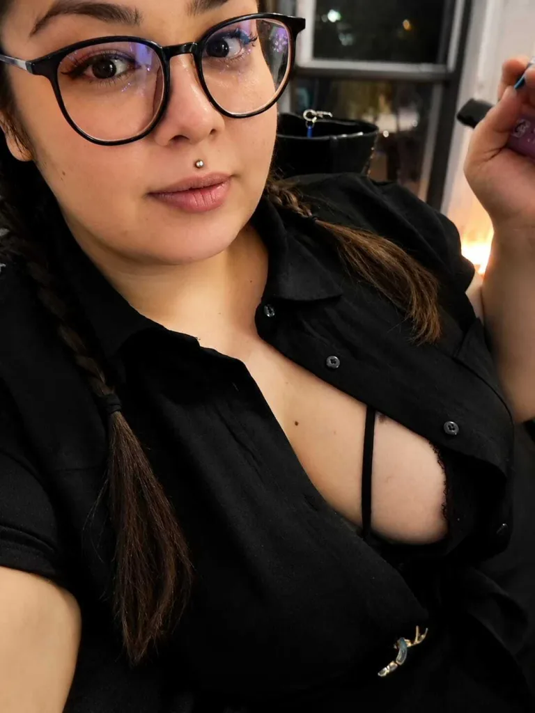 VexaryVex — Streamate Photos