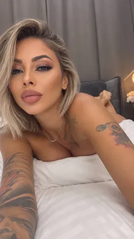 NaomiColle — Streamate Photos