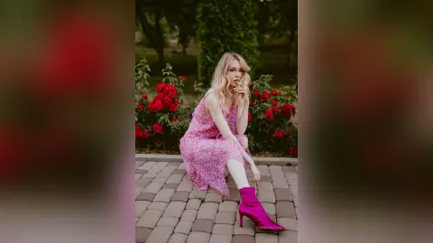 VeronikaMitchel — Photosession in a blooming garden🌺