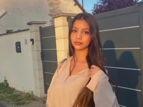 AmairaSingh cam model