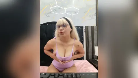 IsabellaDiamond — 🍑😈💜