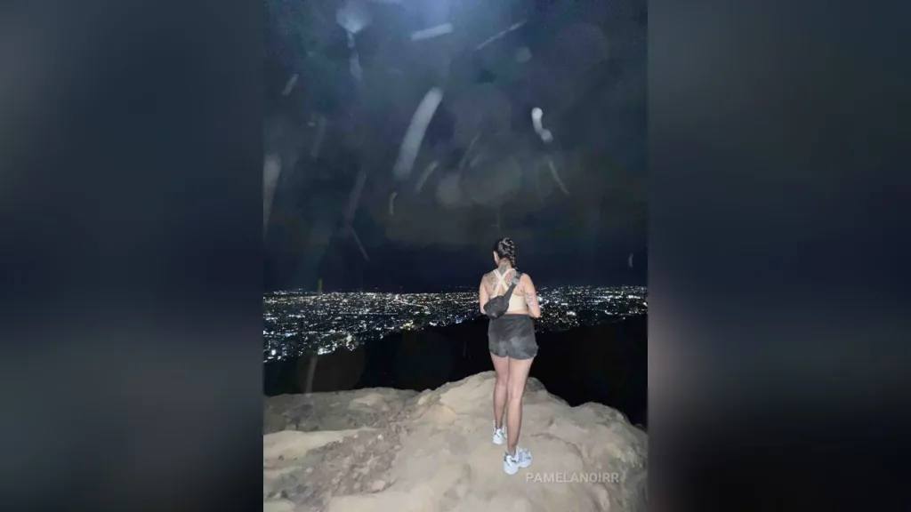 PamelaNoirr — live cam