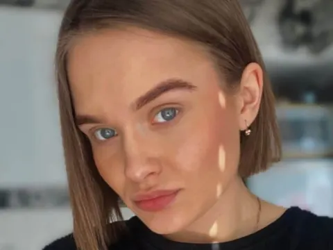 MyriamQuinnan cam model