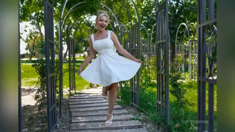 JessieBond — Pure Desire