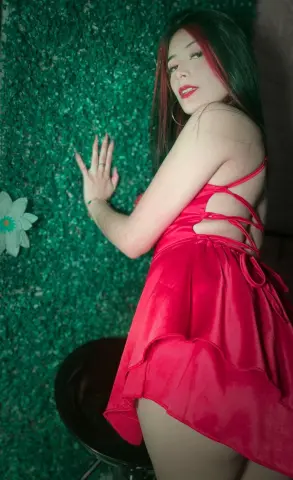 LinzyRoussee — Streamate Photos