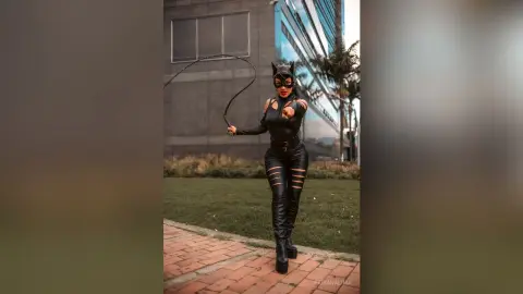 FabianaLima — Your Cat Woman 😼