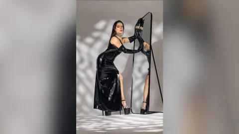 NikkitaHernandez — .