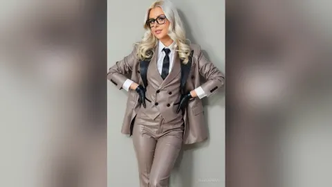 AlissaReeve — Sexy ME!