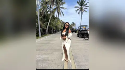 Miah — Palm trees and a pretty girl