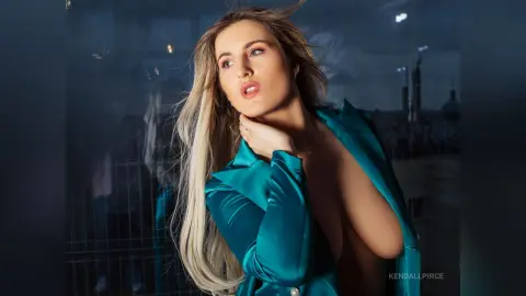 Kendall — Come closer....