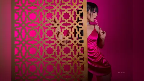 MellanyConnor — Pretty girl on V-Day