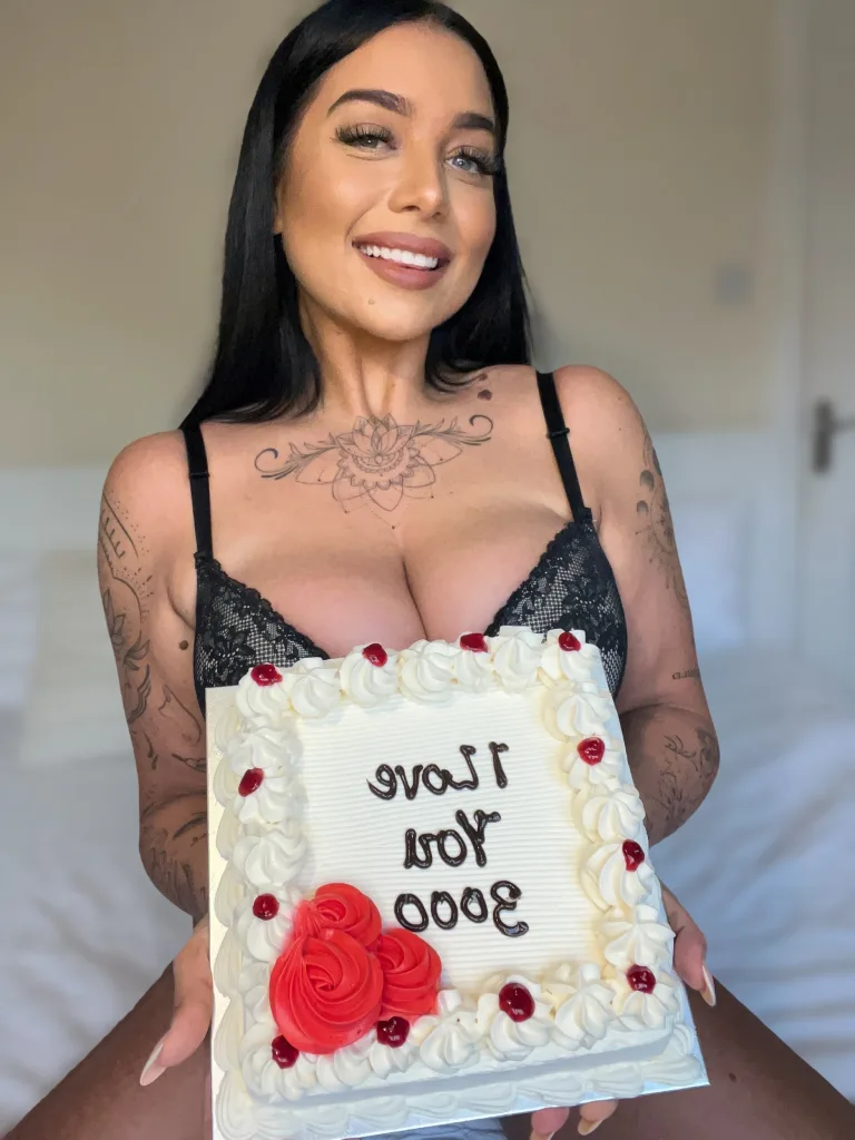 YourTattedAmy — Streamate Photos