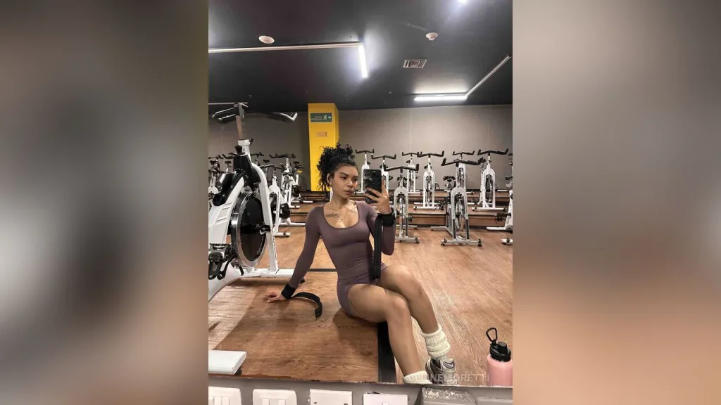 CelineMoretti — live cam