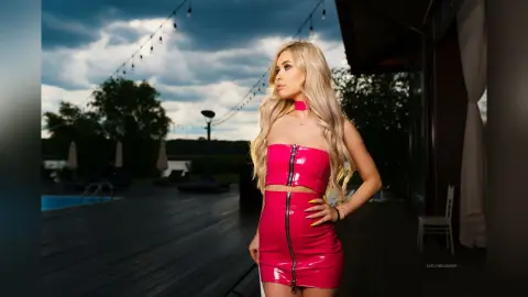 Evelyn — Sexy beast