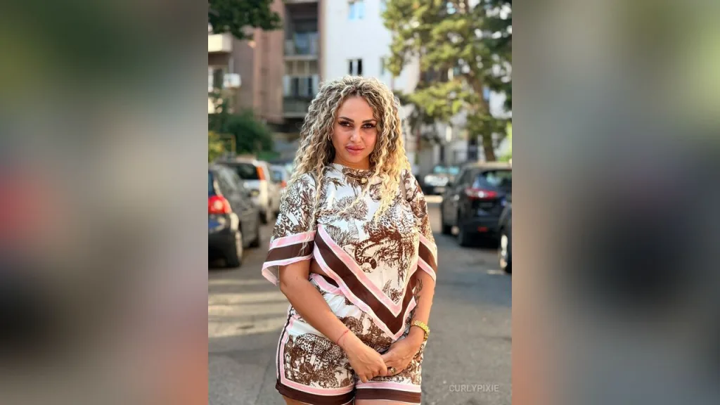 CurlyPixie