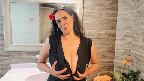 EmilyDavies — bigboobs