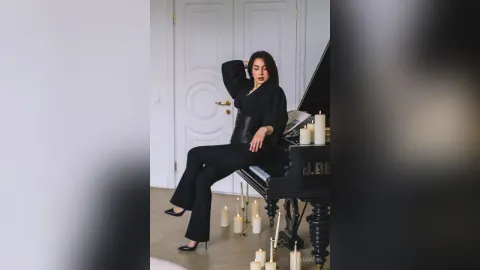 OliviaWays — lady at the piano🎹