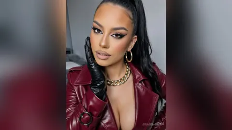 AriannaNoir — Your Queen