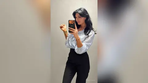 ZenoviaNoir — Selfie 🔥
