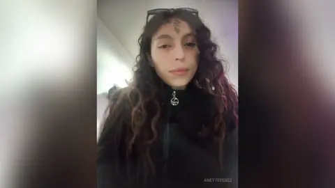 AnettePerez — Hi :) I'm Anette