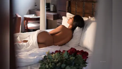 SofyTaylor — touch my back 🤤