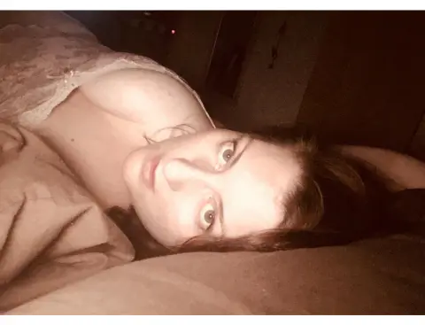 Curvygirllouisa — Streamate Photos