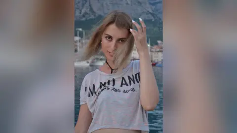 MiaEstrellas — Little bit of me)
