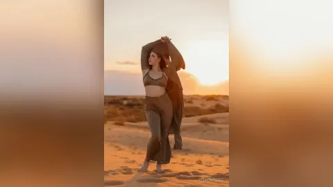 StellaForbs — golden sands🐾
