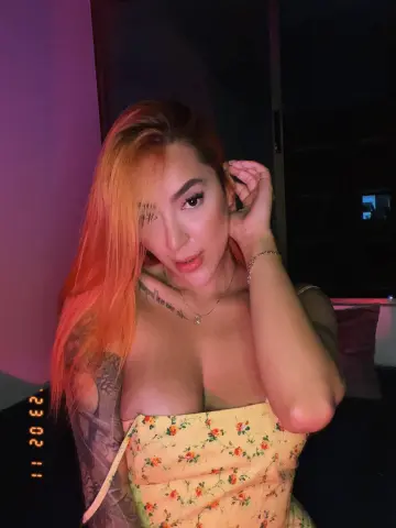 TaniaCollinsXx — Streamate Photos