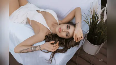 Evie — Addiction