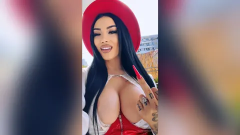 VanessaColby — 💋 Temptation