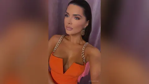 Alexa — Orangeisthenewblack🧡