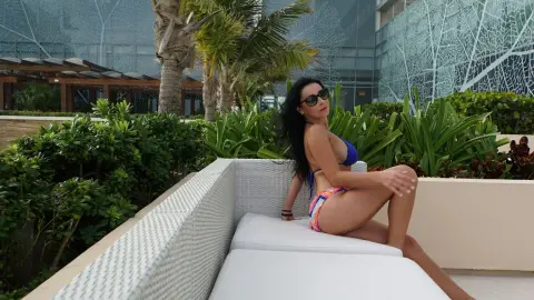 Vanessa — Vacation