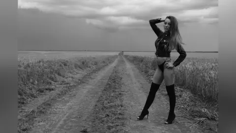 SidraMaison — black and white