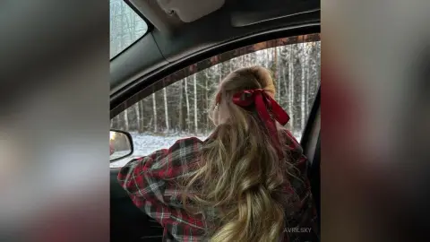 AvrilSky — Holly Jolly 🎄❄️