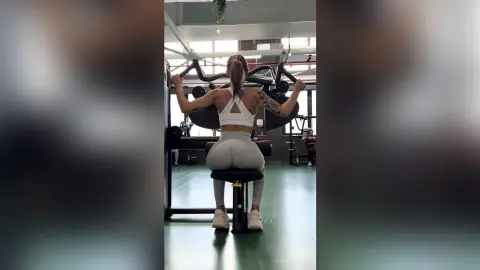 MalloryShaw — Sexy workout
