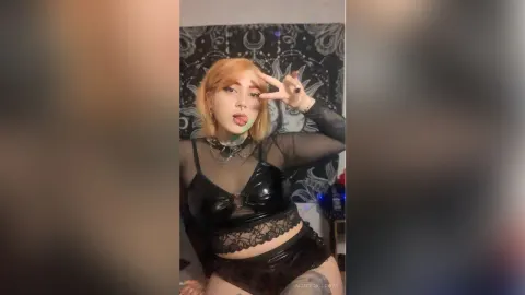 AlliceCalloway — Blonde girl for you 🖤