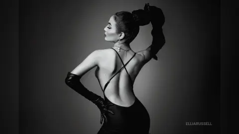 ElliaRussell — Black