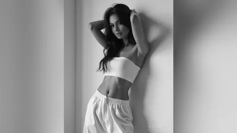 FlaviaMoon — Black and White.
