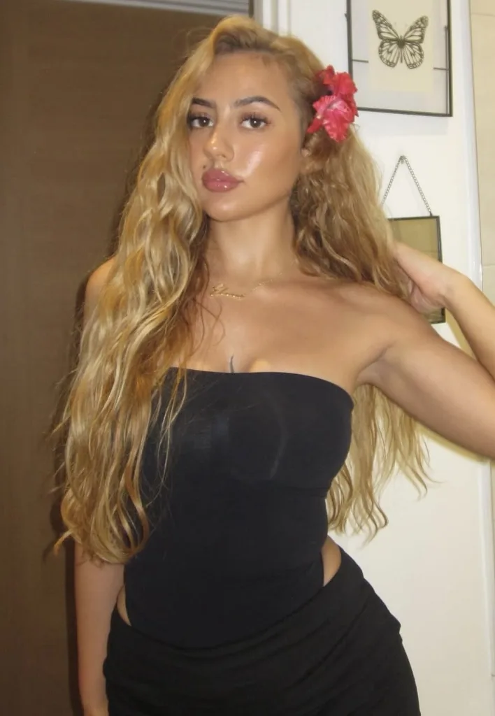 AlainaRosee — Streamate Photos