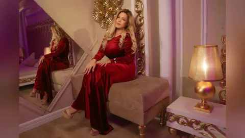 Sophie — Red shape