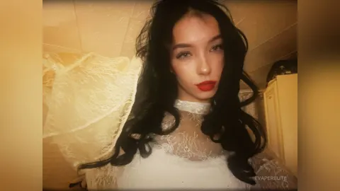 EvaPerelite — look at me^^