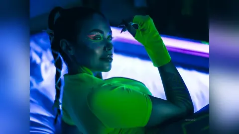 IngridSaint — NeOn