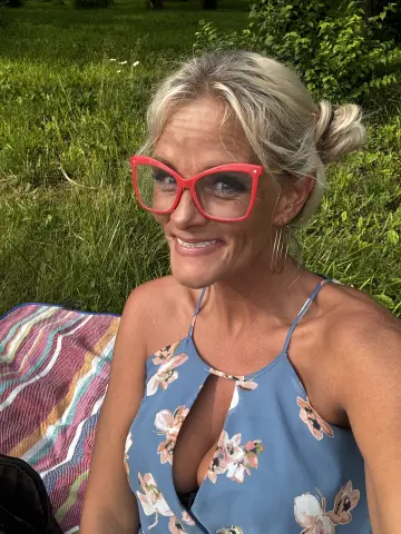 Vixxendoll87 — Streamate Photos