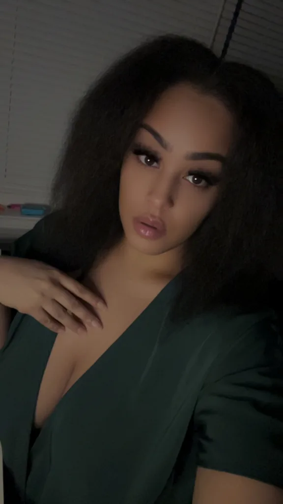 RileyyyGreene — Streamate Photos