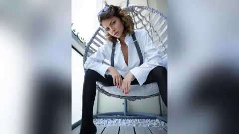 Mia — like a boss