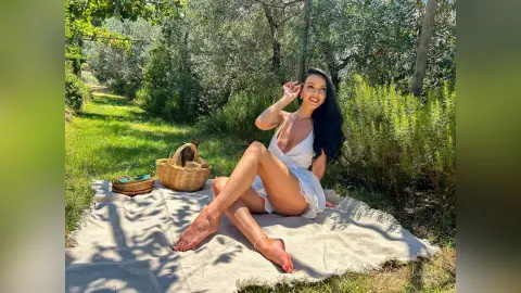 JessyHanson — "Dolce far niente" :*