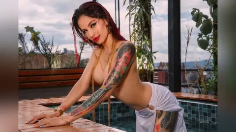 Amia — SOAKING WET