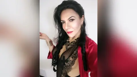 ChandrelRose — Glamour