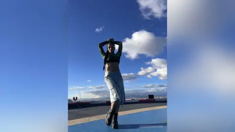 VanesaMartini — Sky High! 🏢